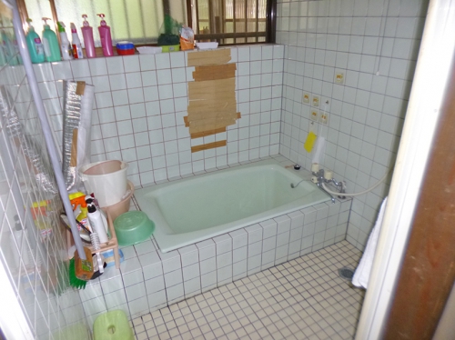 bathroom003_01-before.jpg