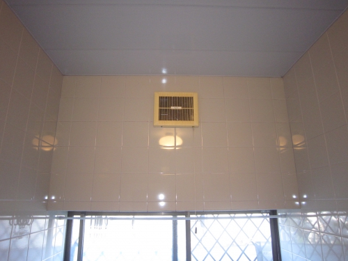 bathroom010_01-before.jpg