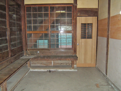 interior005_01-before.jpg