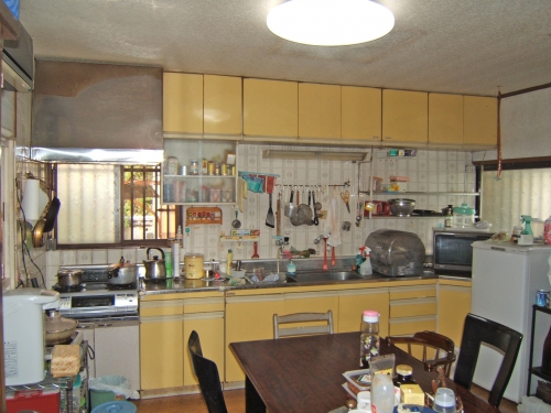 kitchen013_01-before.jpg