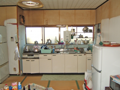 kitchen016_01-before.jpg