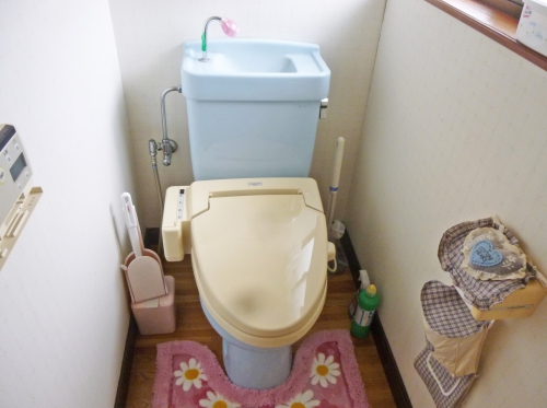 toilet004_01-before.jpg