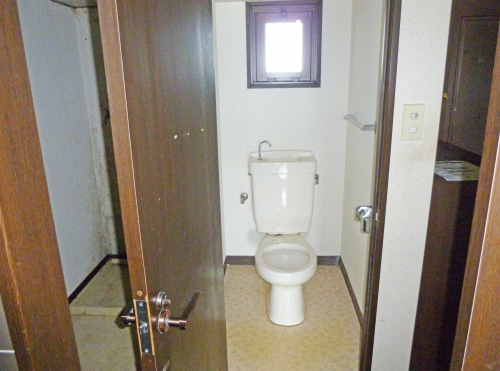 toilet005_01-before.jpg