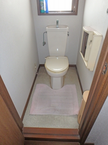 toilet008_01-before.jpg